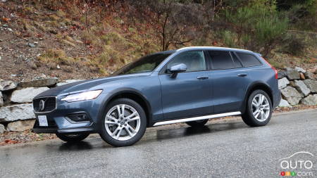 2023 Volvo V60 Cross Country Review: Drive Small, Pack Big